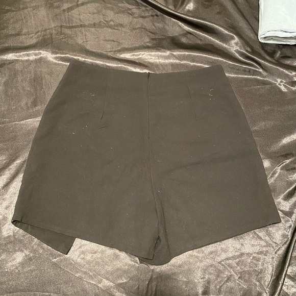 Princess Polly Skort - Picture 2 of 4